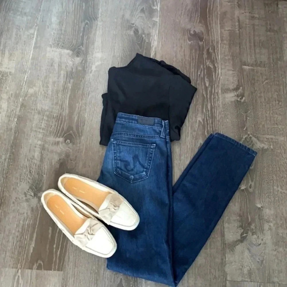 AG Jeans, The Stilt Cigarette Leg. Size  25R. - Picture 3 of 11